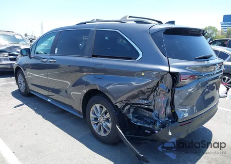 2025 Toyota Sienna Xle z USA, uszkodzony, nr VIN 5TDYRKEC2SS239038